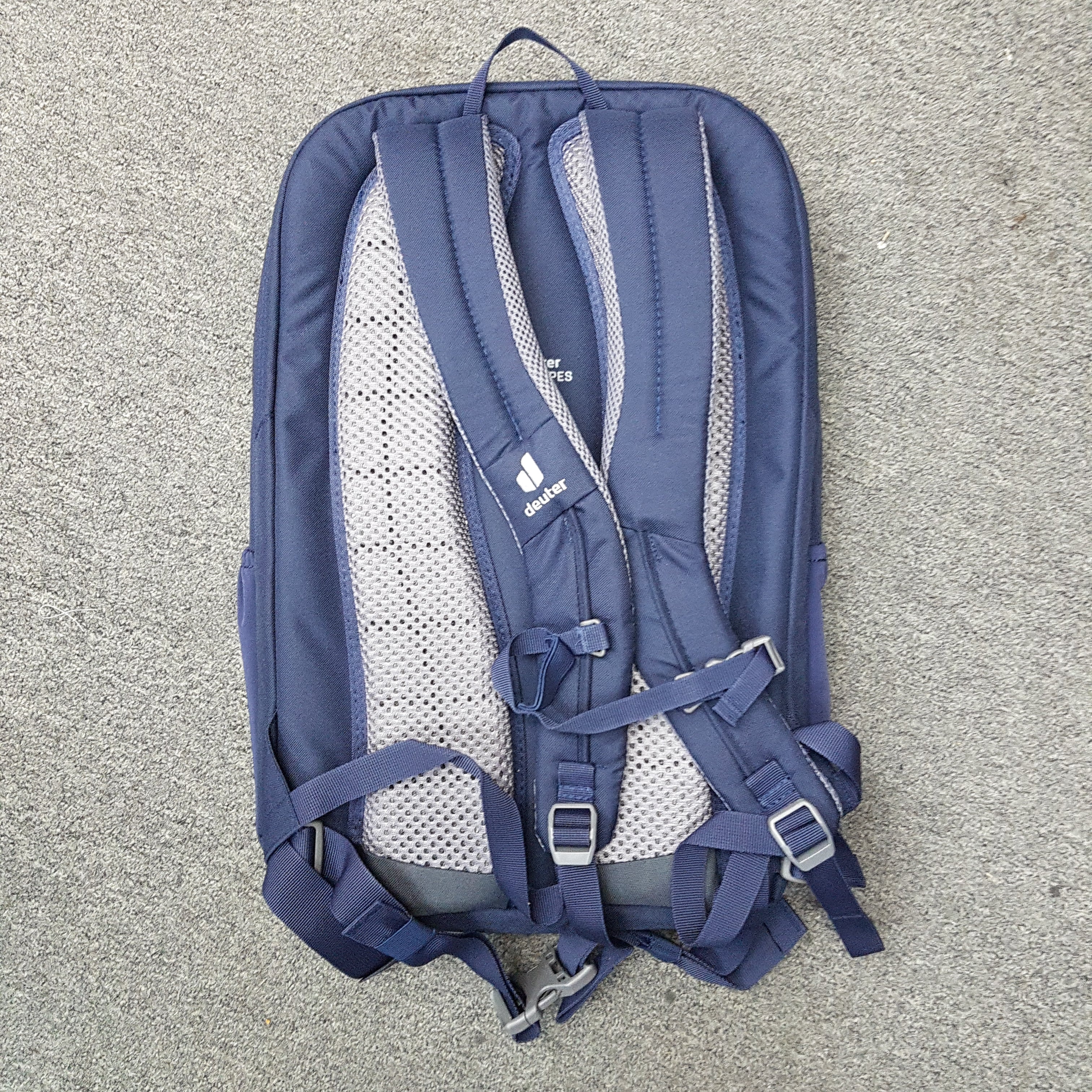 Deuter 17" laptop bag  Gigant steel navy - Backpackers Gallery