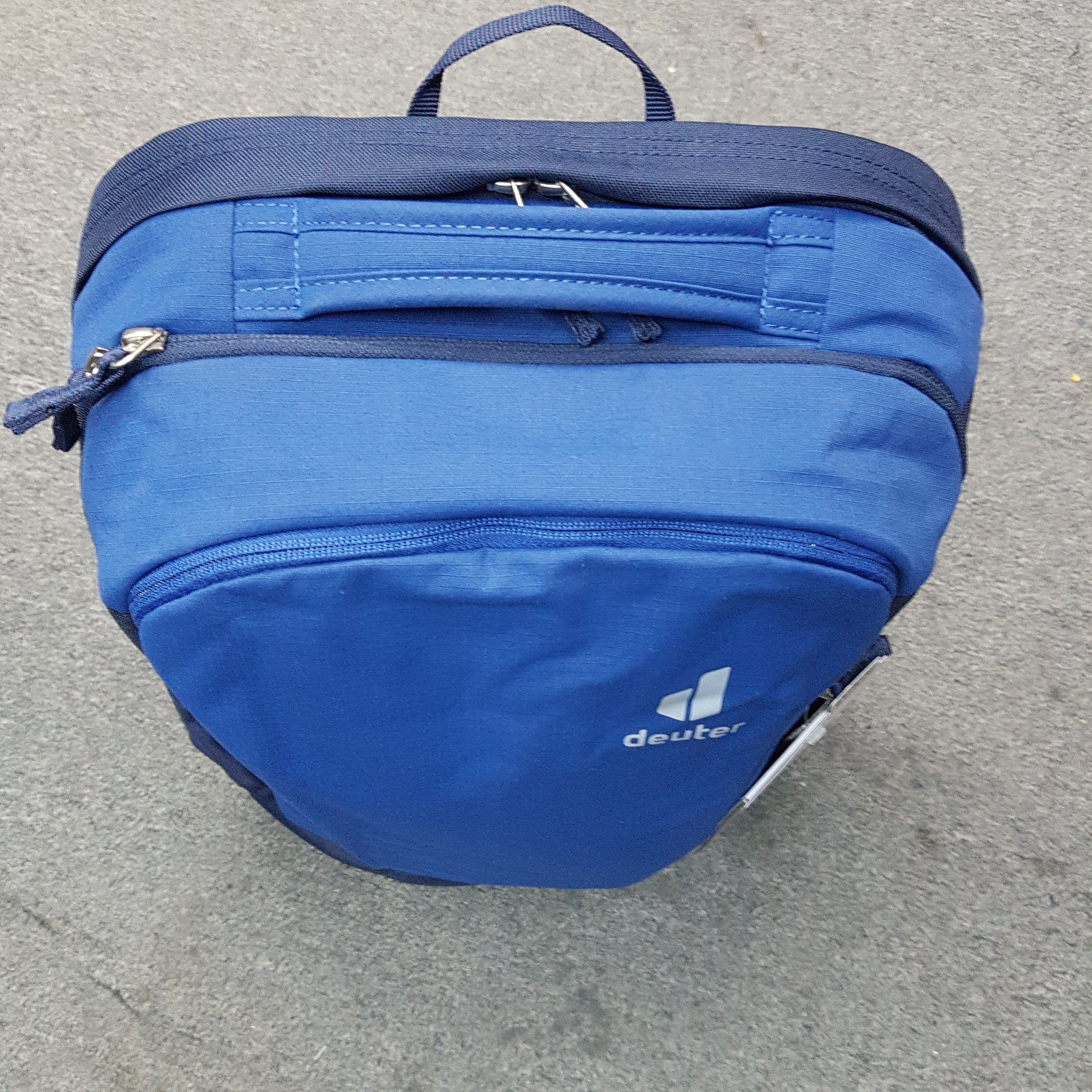 Deuter 17" laptop bag  Gigant steel navy - Backpackers Gallery