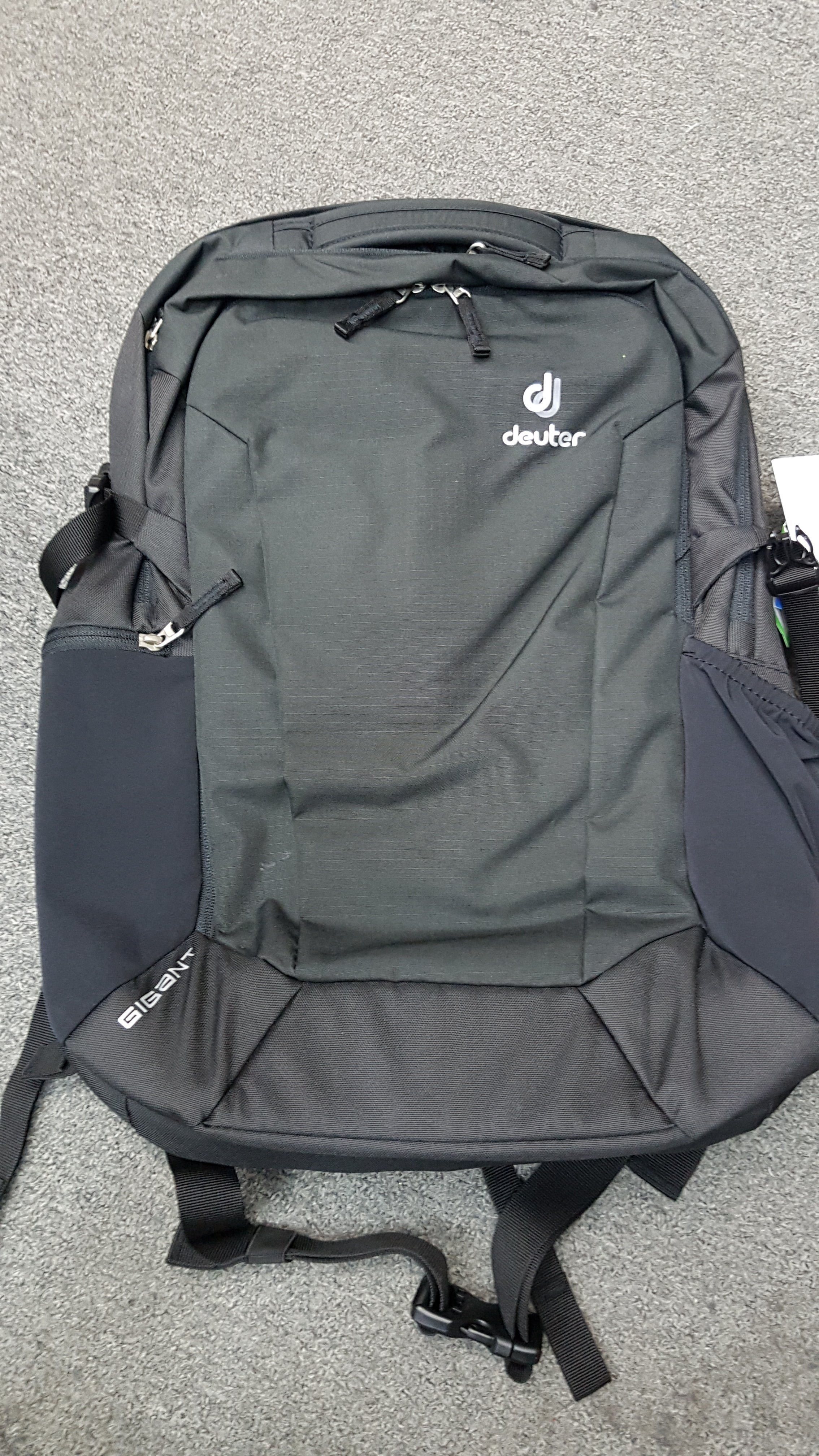 Deuter Gigant black - Backpackers Gallery backpacks bag
